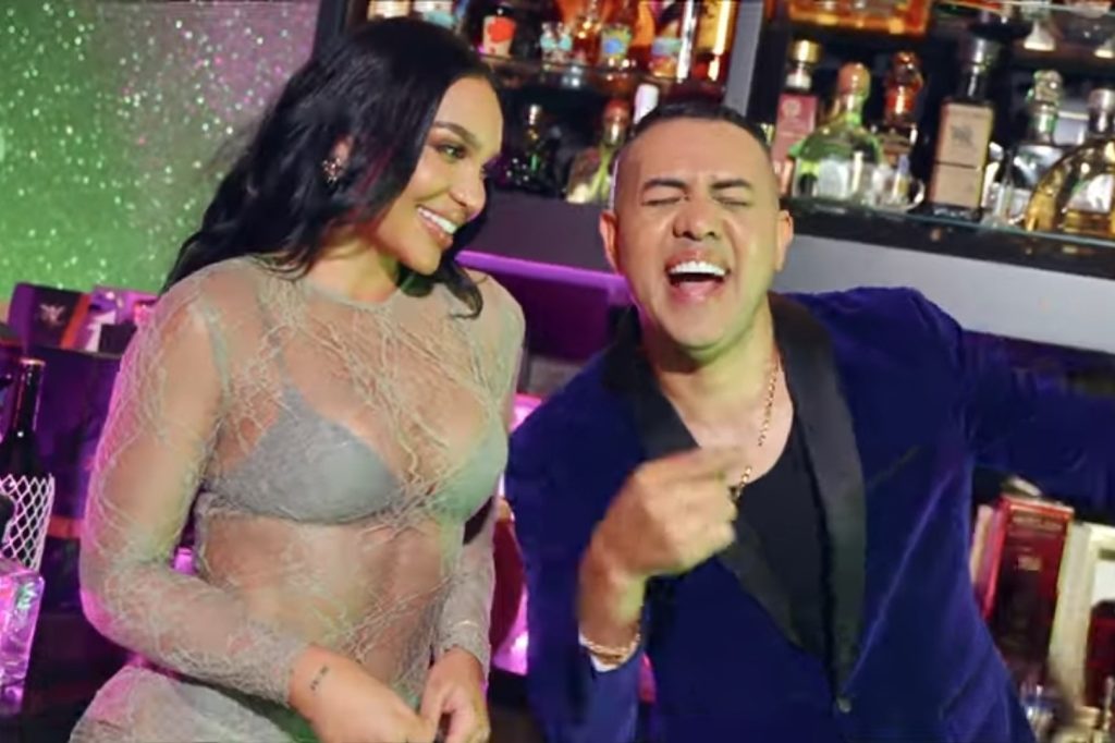 Supuesto romance entre Andrea Valdiri y Diego Daza, solo sería una campaña de expectativa