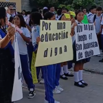 Estudiantes del San Juan del Córdoba protestaron por deterioro y falta de mantenimiento en la institución