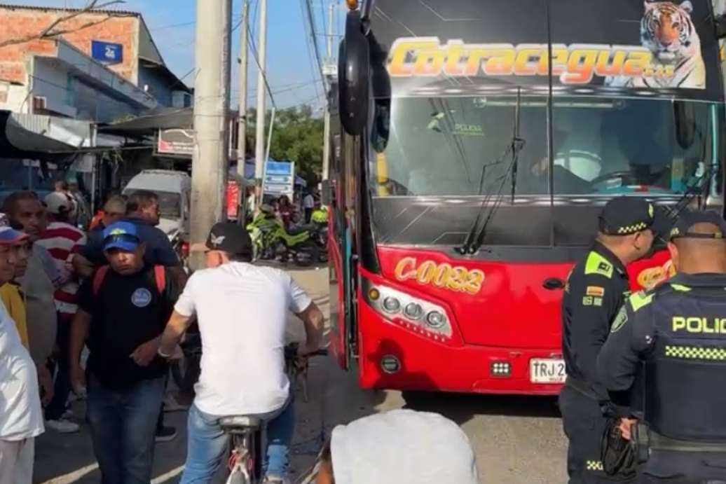 Dos personas fueron asesinadas dentro de un bus interdepartamental en la vía Zona Bananera – Ciénaga