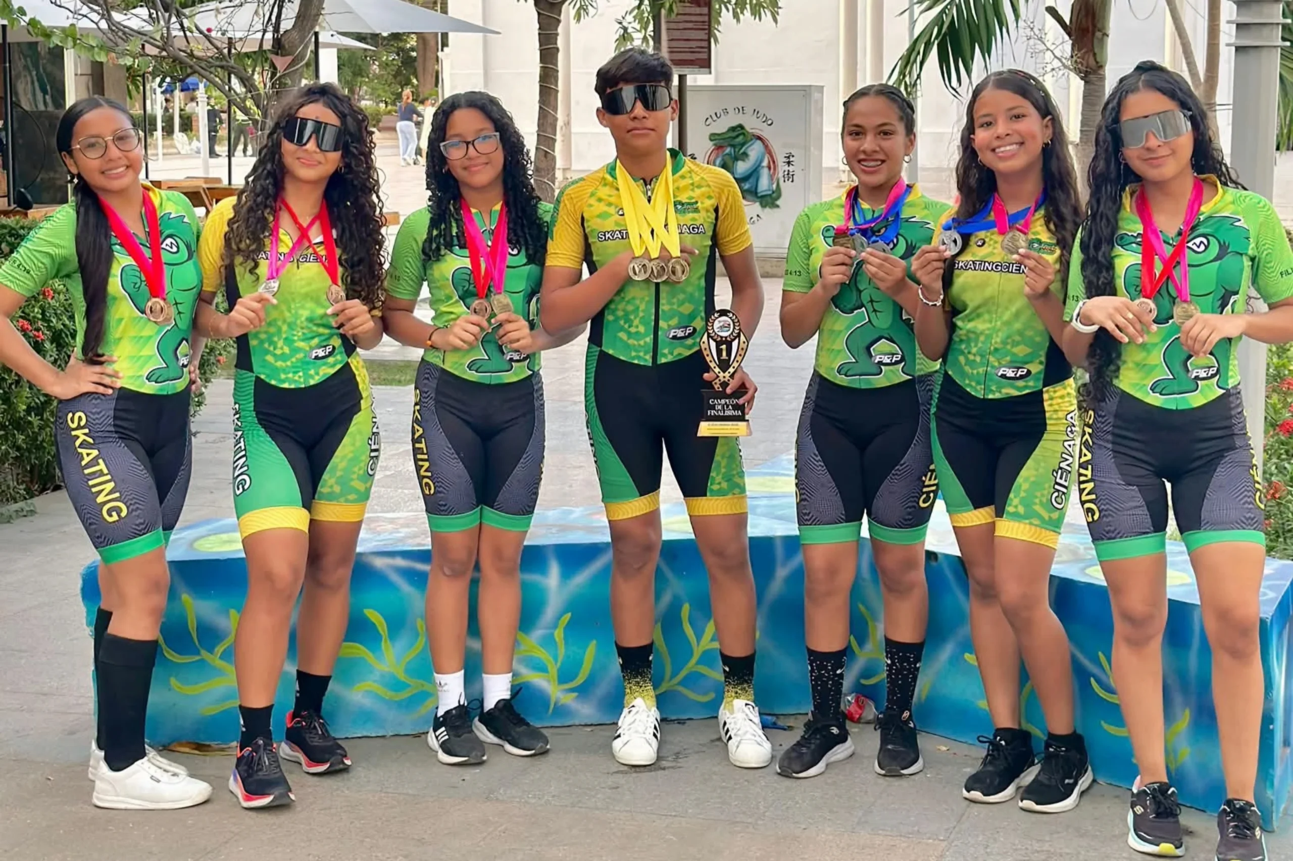 Picsart_26-03-30_21-40-58-735