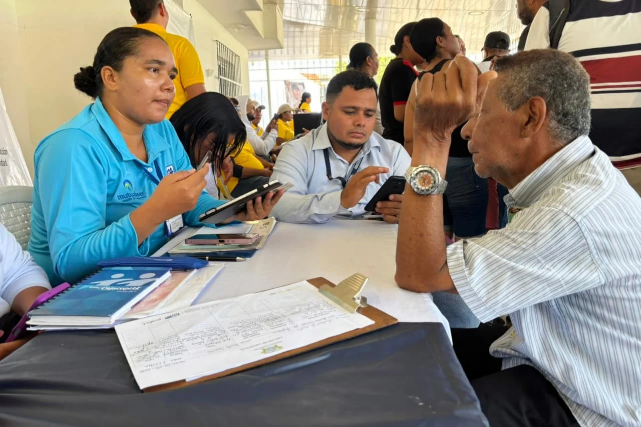 Alcaldía al Barrio continúa brindando atención en el casco urbano de Ciénaga: al Carreño llegó la institucionalidad