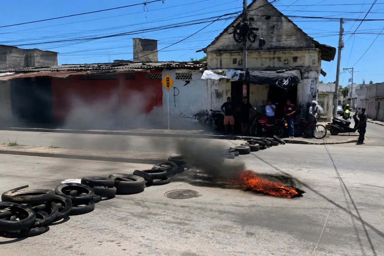 Vías de hecho en el barrio La Guajira: habitantes protestaron por la falta de energía