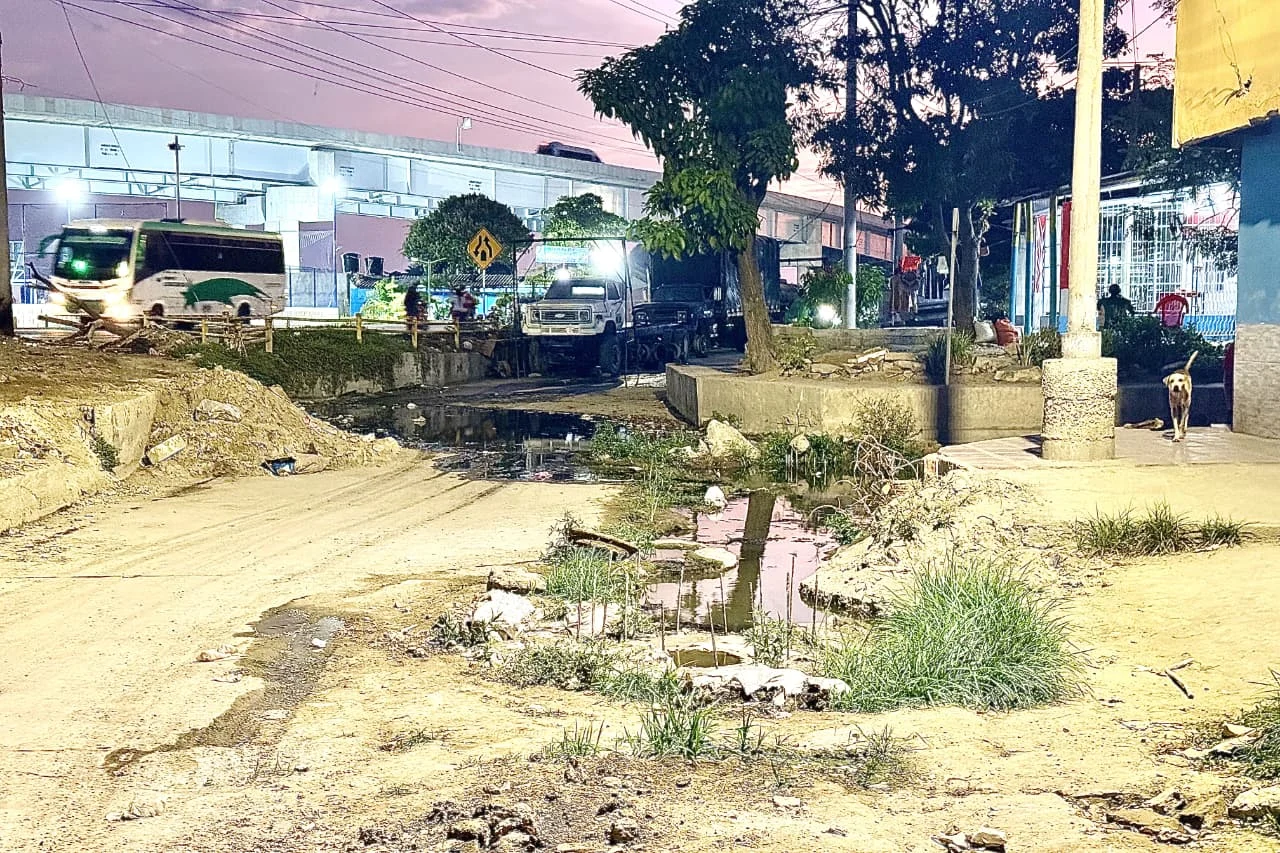 Comunidad del barrio el Carmen reclaman por obras paralizadas en box culvert