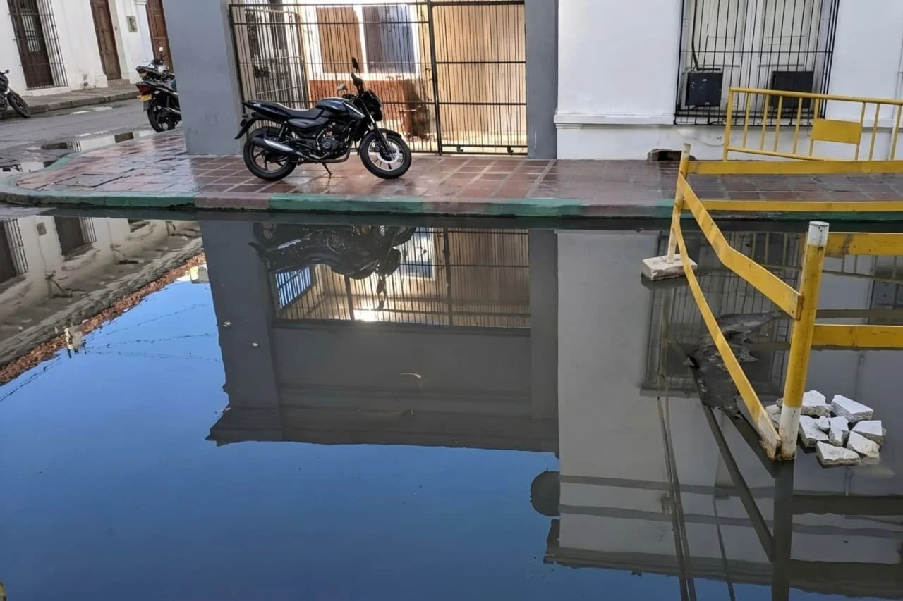 Habitantes de barrio París denuncian vertimiento de aguas residuales