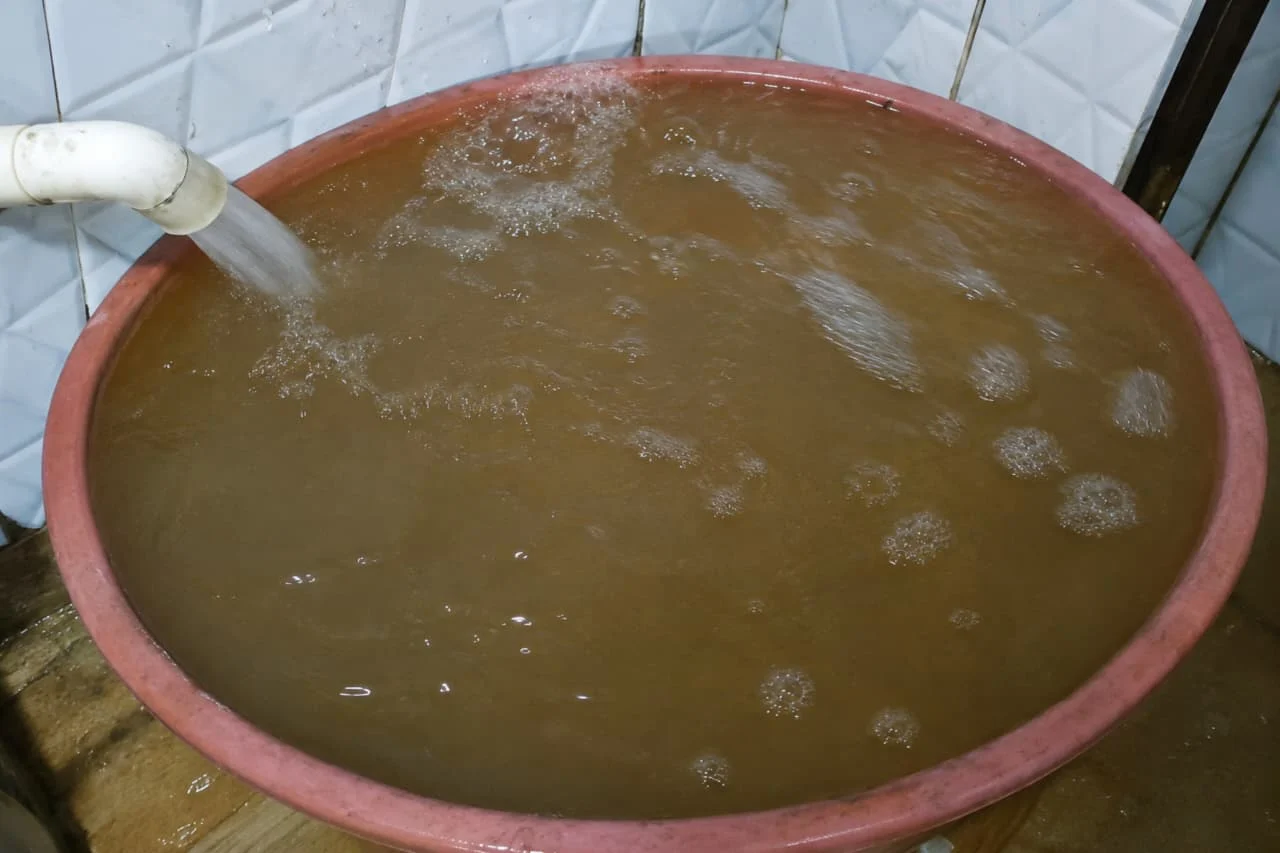 S.O.S. Habitantes del barrio 18 de Enero denuncian que reciben agua no potable en sus hogares