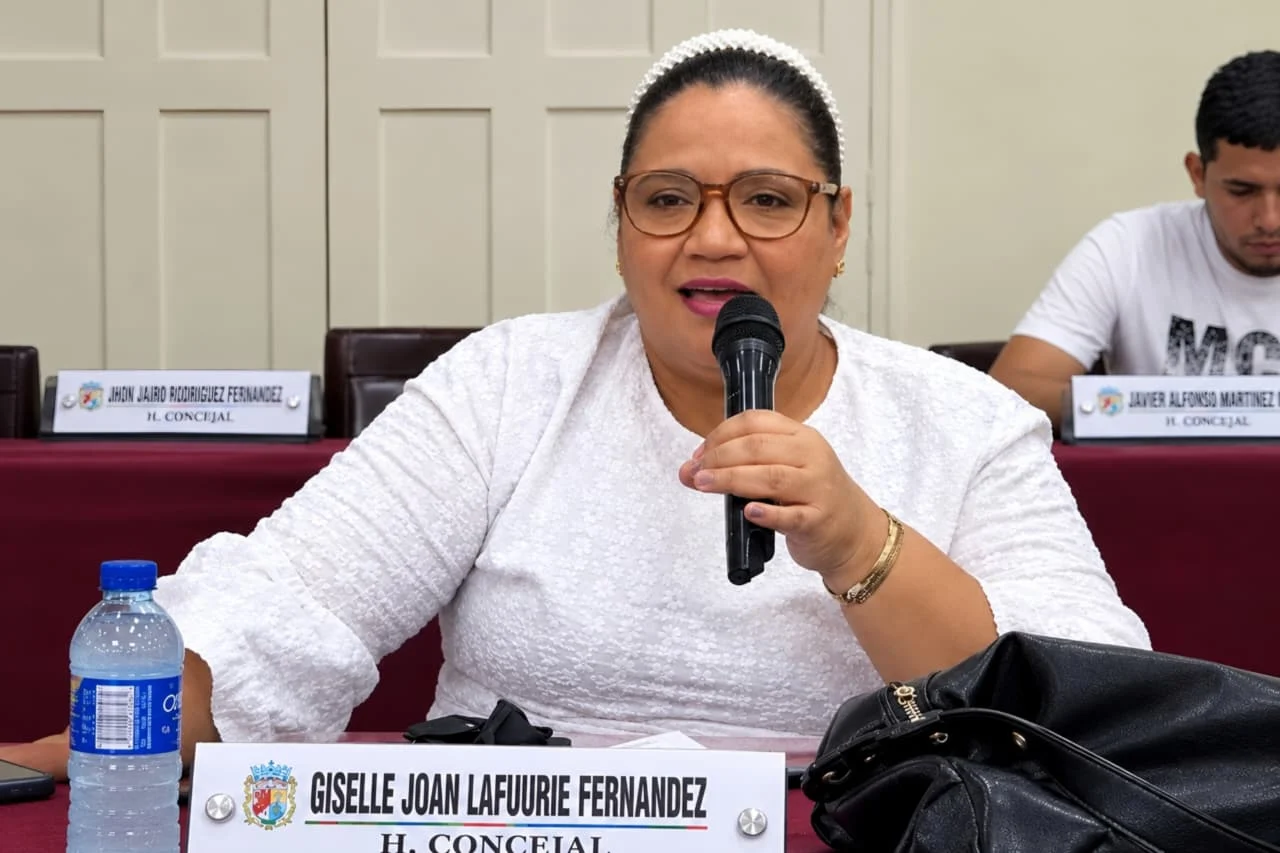 La concejal Giselle Lafaurie Fernández durante sesión del Concejo Municipal de Ciénaga, Magdalena