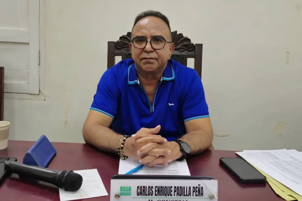 El concejal Carlos Padilla Peña durante sesión del Concejo Municipal de Ciénaga, Magdalena
