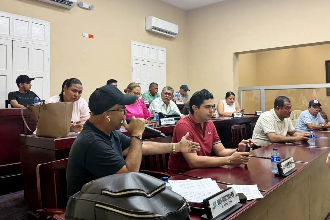Concejales del bloque minoritario del Concejo Municipal de Ciénaga durante sesión de la corporación