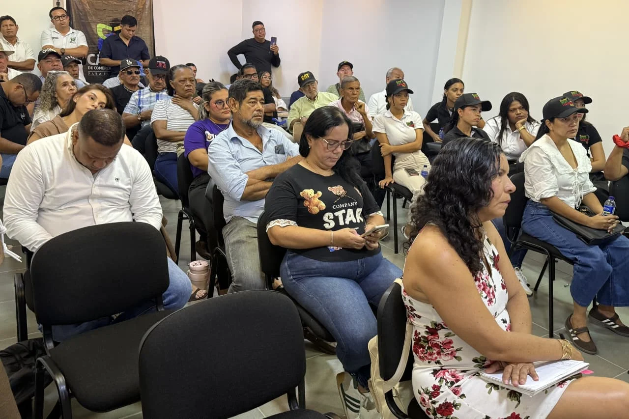 Reunión de socialización del plan estratégico para conmemorar los 500 años de Ciénaga, liderada por la oficina de Cultura departamental