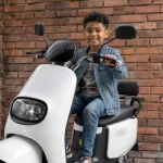 Niños al volante de motos eléctricas: un riesgo que la ley no permite